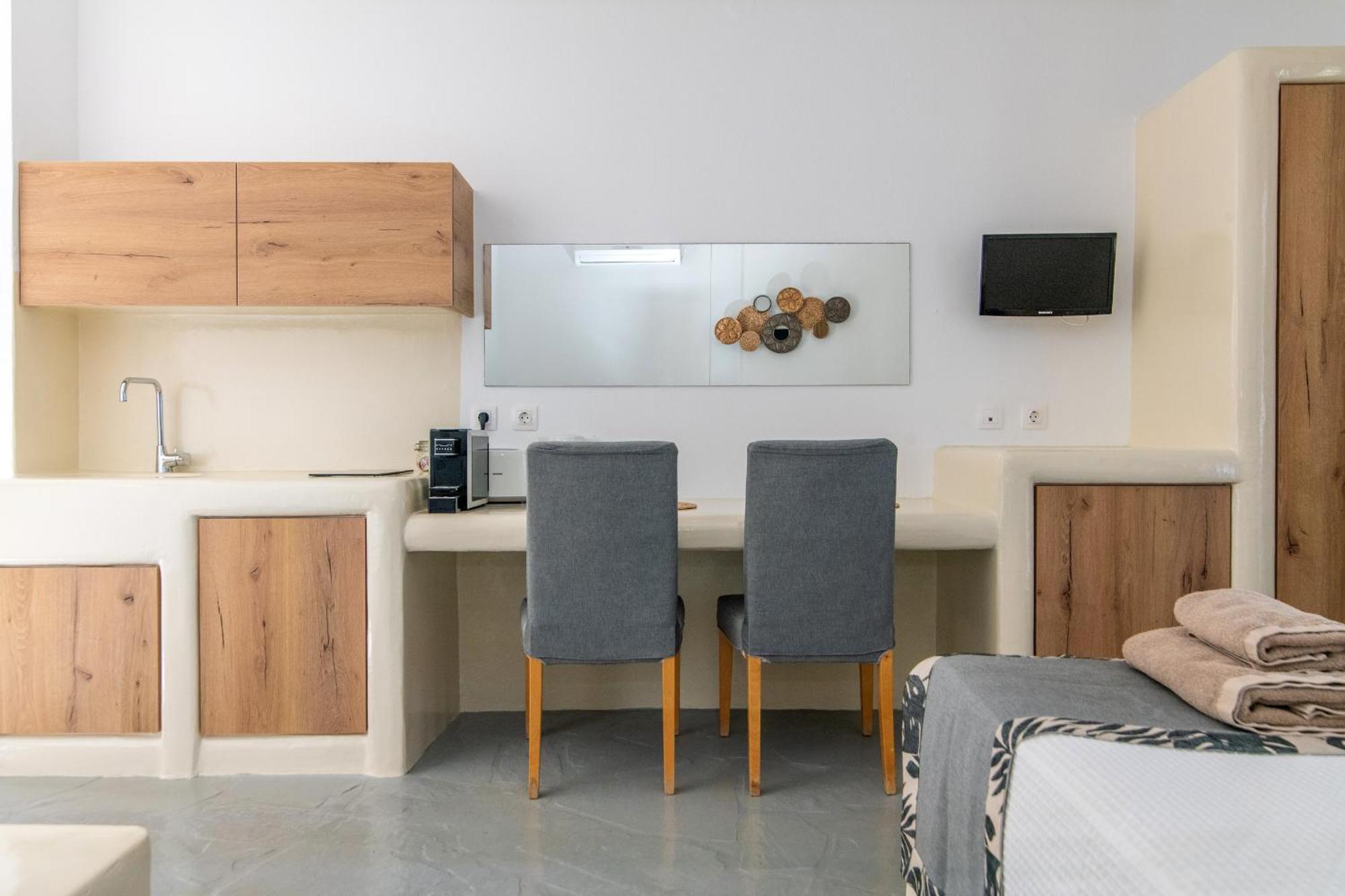 Big Blue Suites & Apartments Киония Экстерьер фото