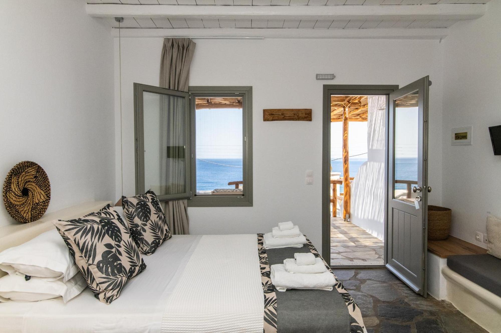 Big Blue Suites & Apartments Киония Экстерьер фото